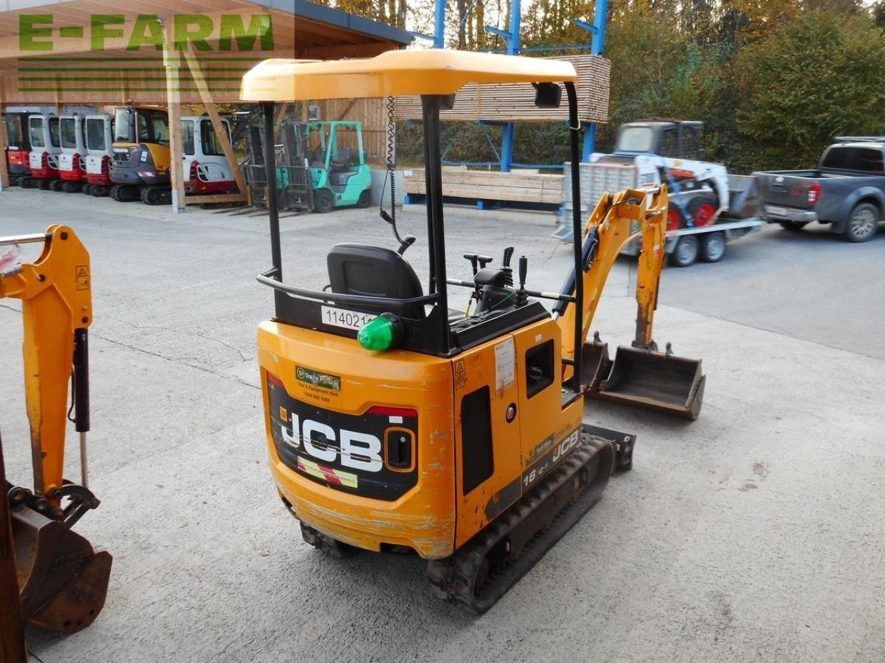 Bagger tip JCB 16c-1 ( 1.639kg ) verstellfahrwerk + 3 löffel, Gebrauchtmaschine in ST. NIKOLAI/DR. (Poză 4)