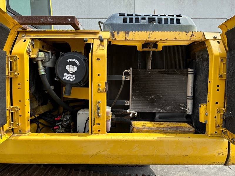 Bagger du type Komatsu PC 210 LC, Gebrauchtmaschine en Casic (Photo 4)