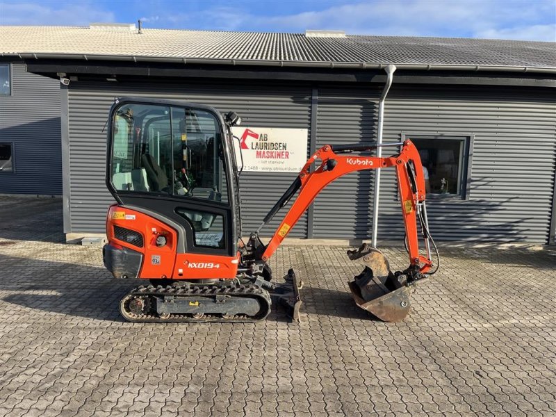 Bagger типа Kubota KX019-4 Tiltman med hydraulisk s30/150 skifte og 3 skovle., Gebrauchtmaschine в Rønnede