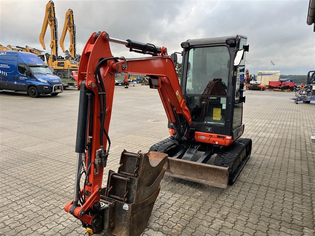 Bagger typu Kubota U 27-4 tiltman kompakt med hydraulisk mh30, Gebrauchtmaschine w Rønnede (Zdjęcie 4)