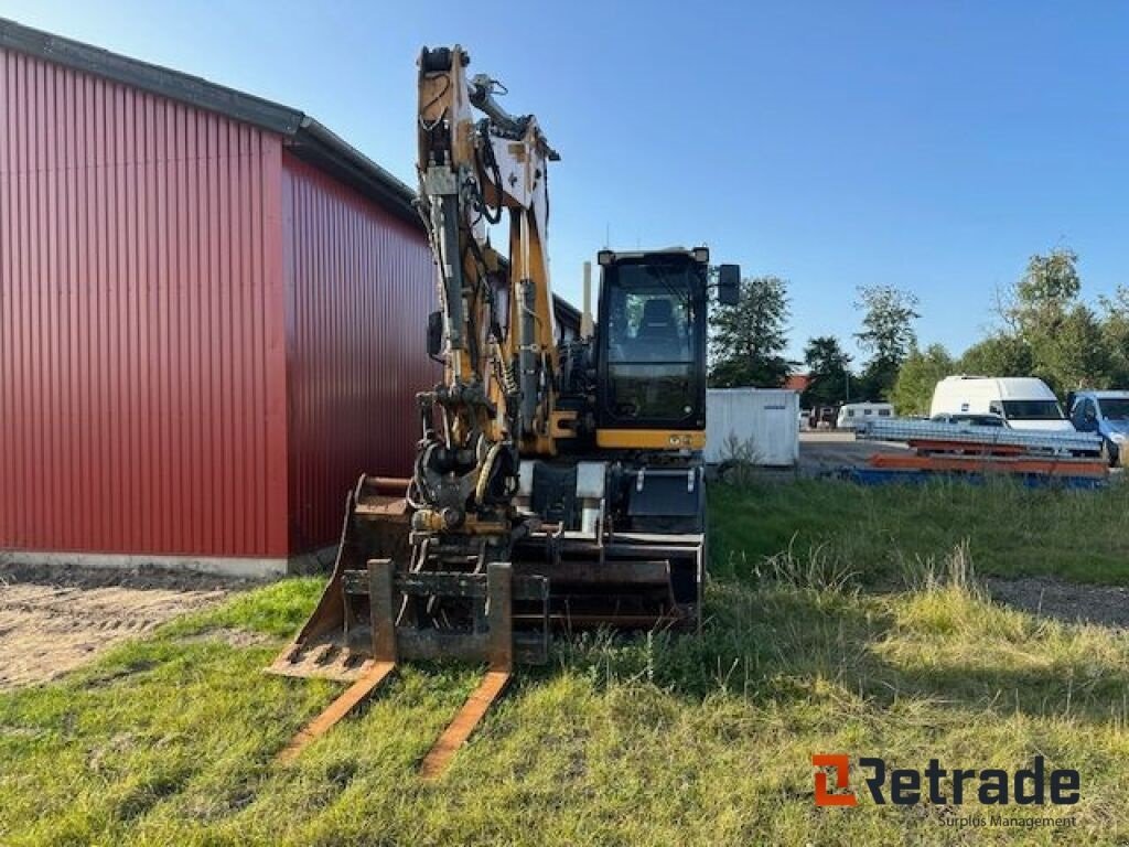 Bagger des Typs Liebherr 910 Compact, Gebrauchtmaschine in Rødovre (Bild 4)