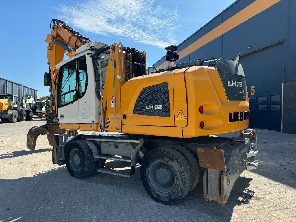 Bagger от тип Liebherr LH 22 M, Gebrauchtmaschine в Vojens (Снимка 5)