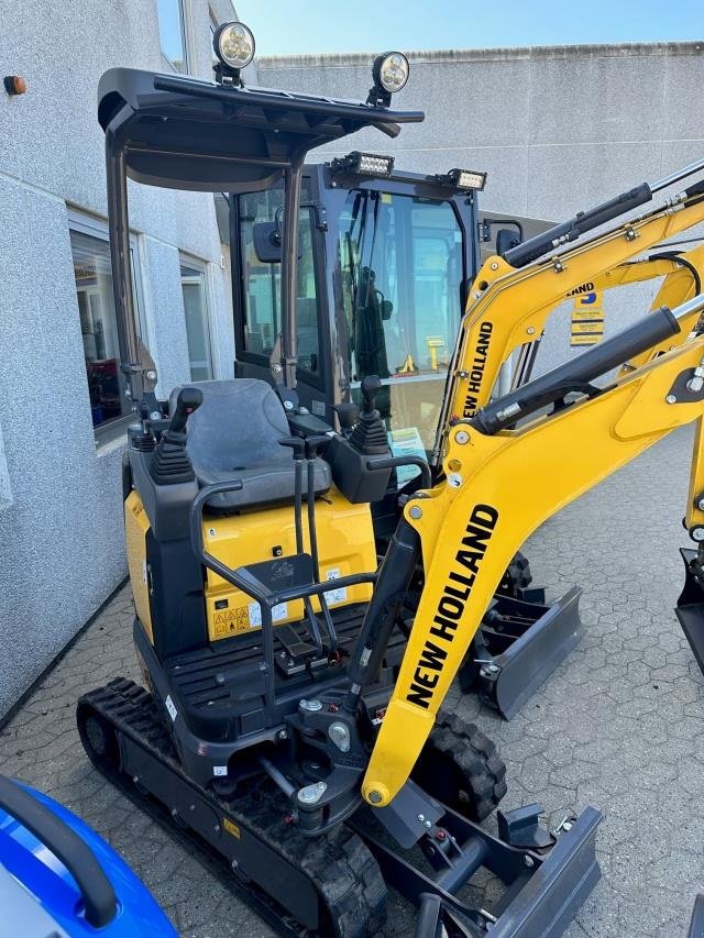 Bagger du type New Holland E12D ROLL-BAR AG, Gebrauchtmaschine en Hadsten (Photo 2)