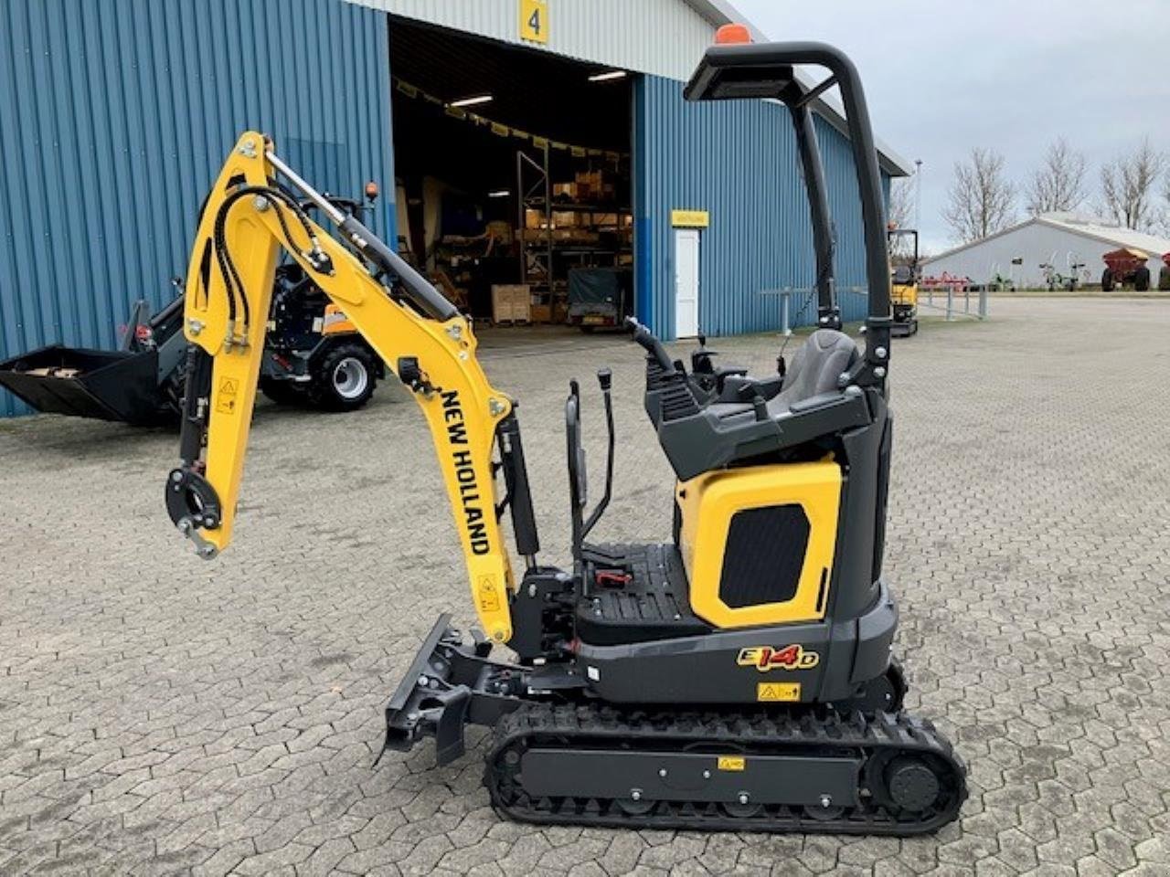 Bagger of the type New Holland E14D Roll-bar minigraver, Gebrauchtmaschine in Viborg (Picture 2)