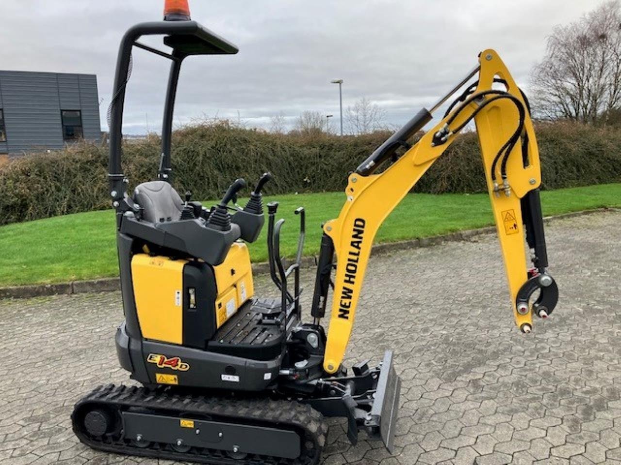 Bagger of the type New Holland E14D Roll-bar minigraver, Gebrauchtmaschine in Viborg (Picture 1)