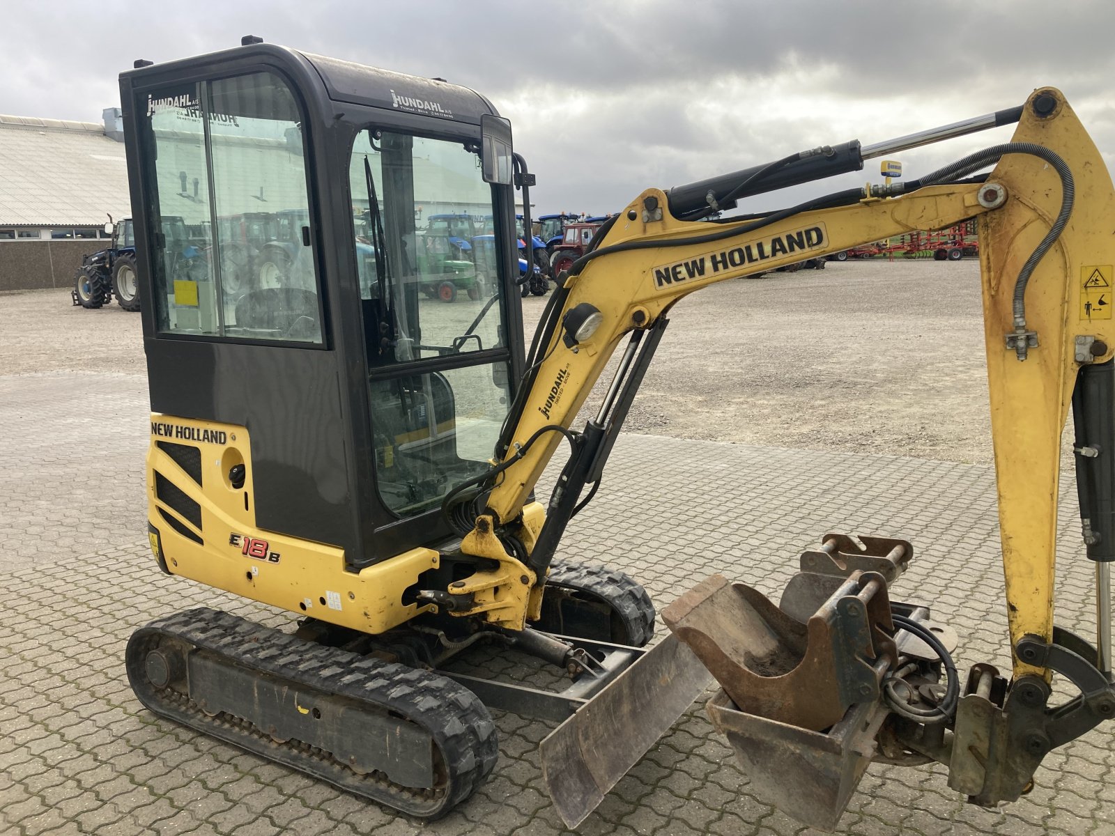 Bagger Türe ait New Holland E18B CAB minigraver, Gebrauchtmaschine içinde Thisted (resim 3)