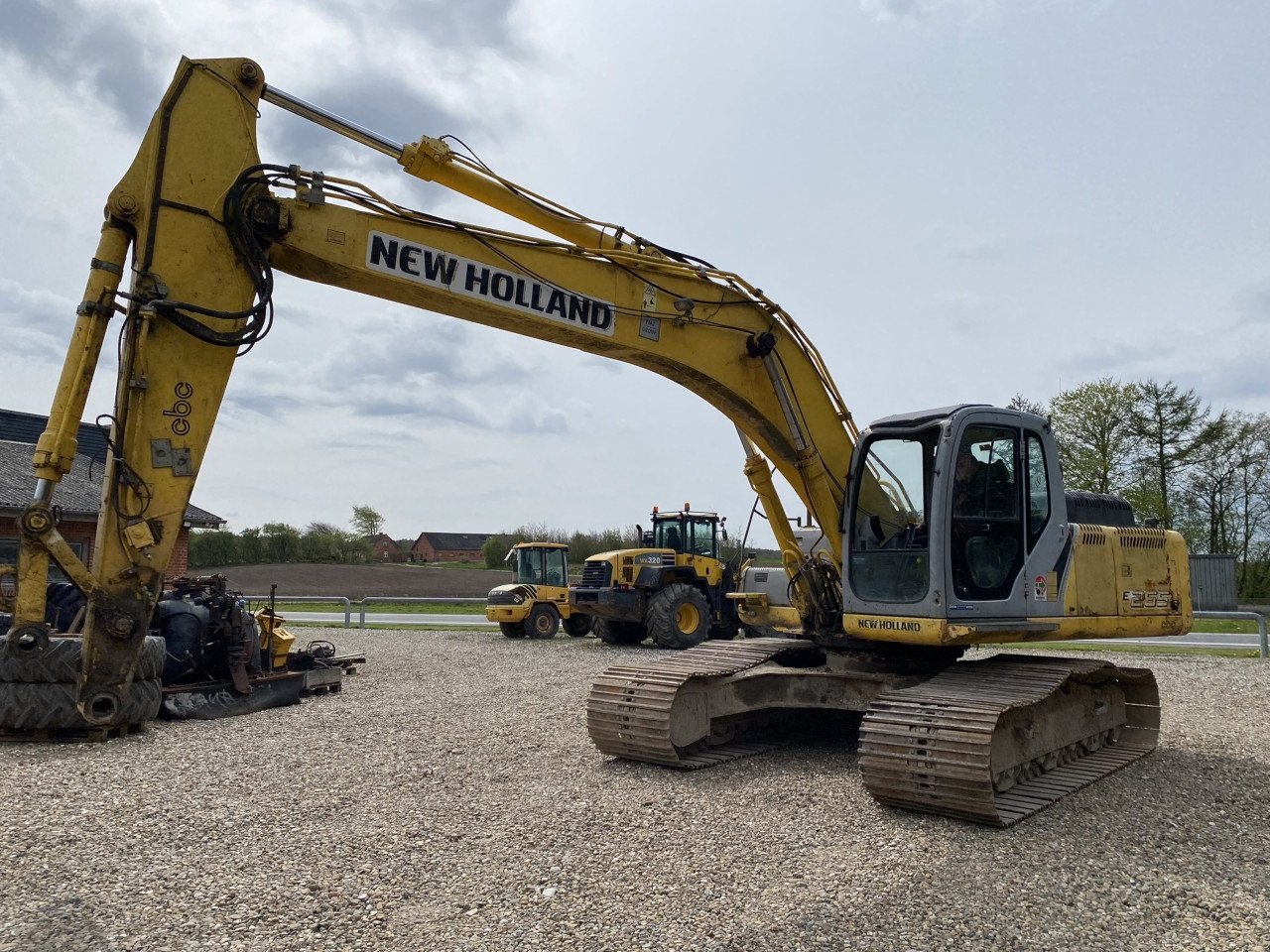 Bagger du type New Holland E265 B, Gebrauchtmaschine en Viborg (Photo 1)