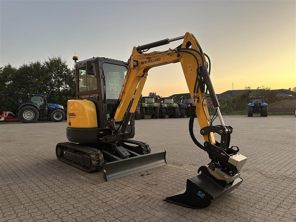 Bagger typu New Holland E26C Incl. CompactTilt CTR3 rotortilt + skovlpakke, Gebrauchtmaschine w Gjerlev J. (Zdjęcie 4)