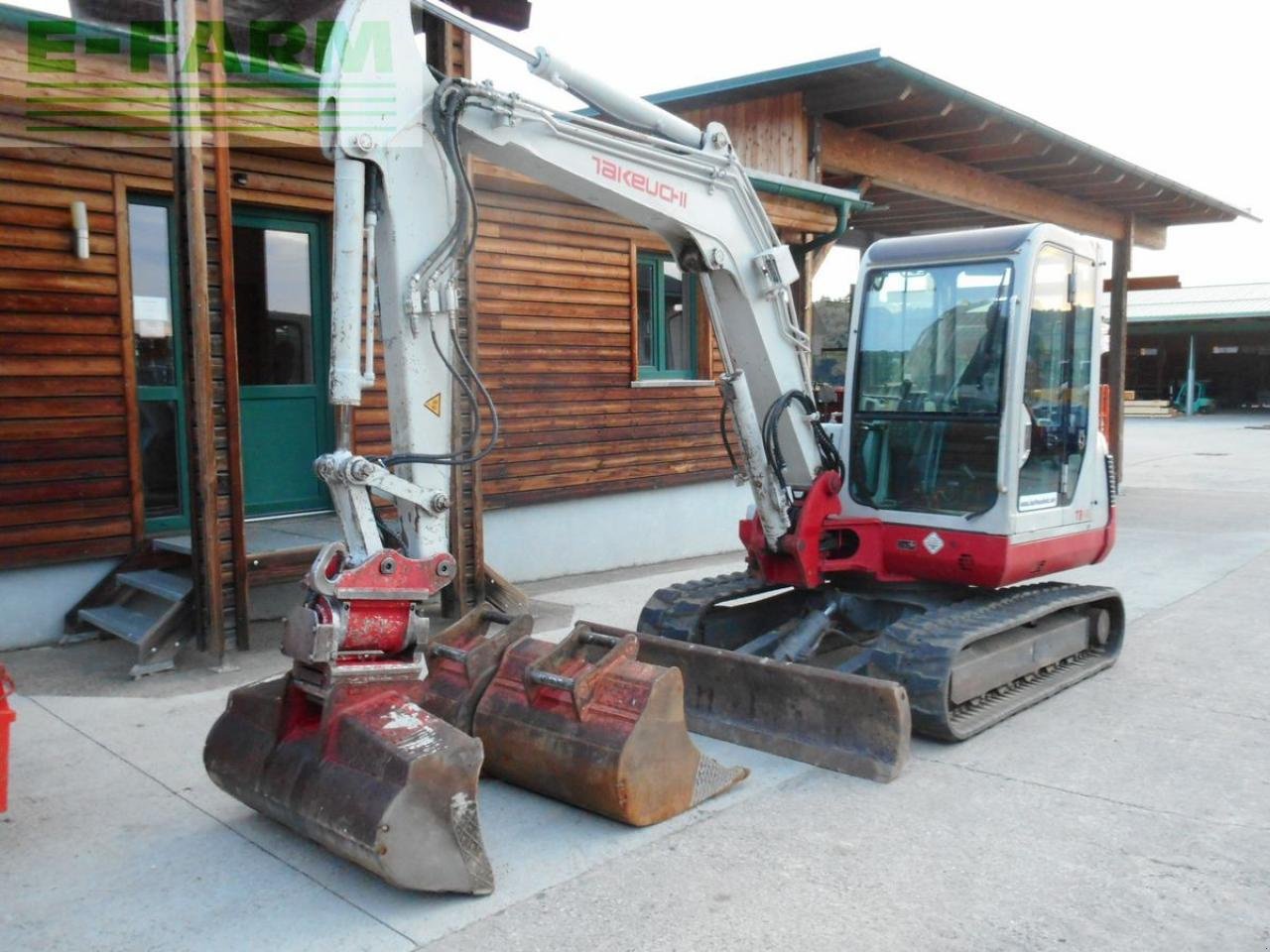 Bagger des Typs Takeuchi tb 145 mit powertilt + hydr. sw + 3 löffel, Gebrauchtmaschine in ST. NIKOLAI/DR. (Bild 2)