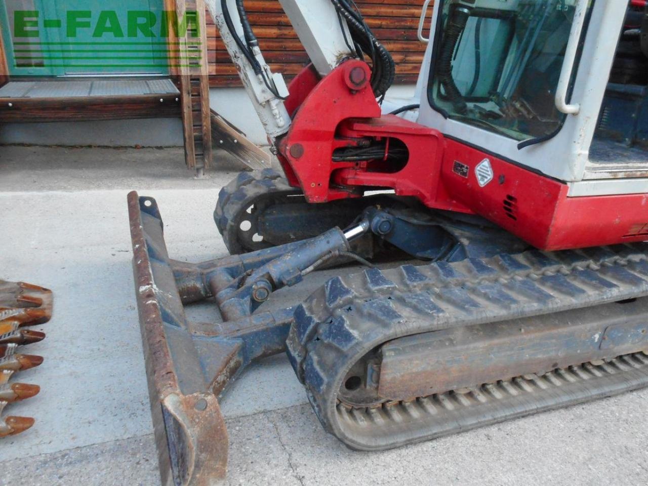 Bagger от тип Takeuchi tb 145 mit powertilt + hydr. sw + 3 löffel, Gebrauchtmaschine в ST. NIKOLAI/DR. (Снимка 10)