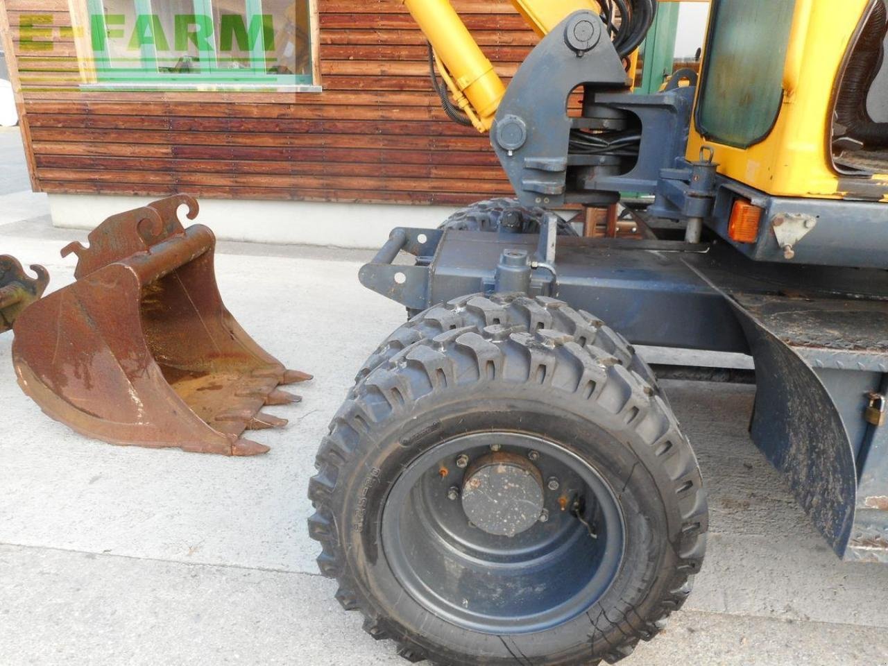 Bagger del tipo Takeuchi tb 175w mit 3 löffel + palettengabel ( reifen u., Gebrauchtmaschine In ST. NIKOLAI/DR. (Immagine 11)