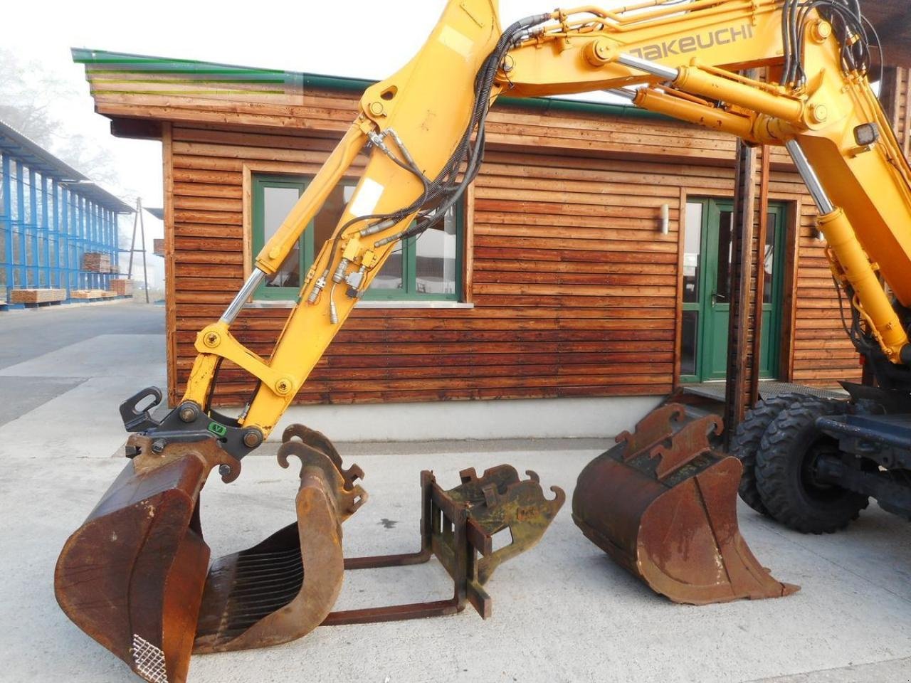 Bagger del tipo Takeuchi tb 175w mit 3 löffel + palettengabel ( reifen u., Gebrauchtmaschine In ST. NIKOLAI/DR. (Immagine 12)