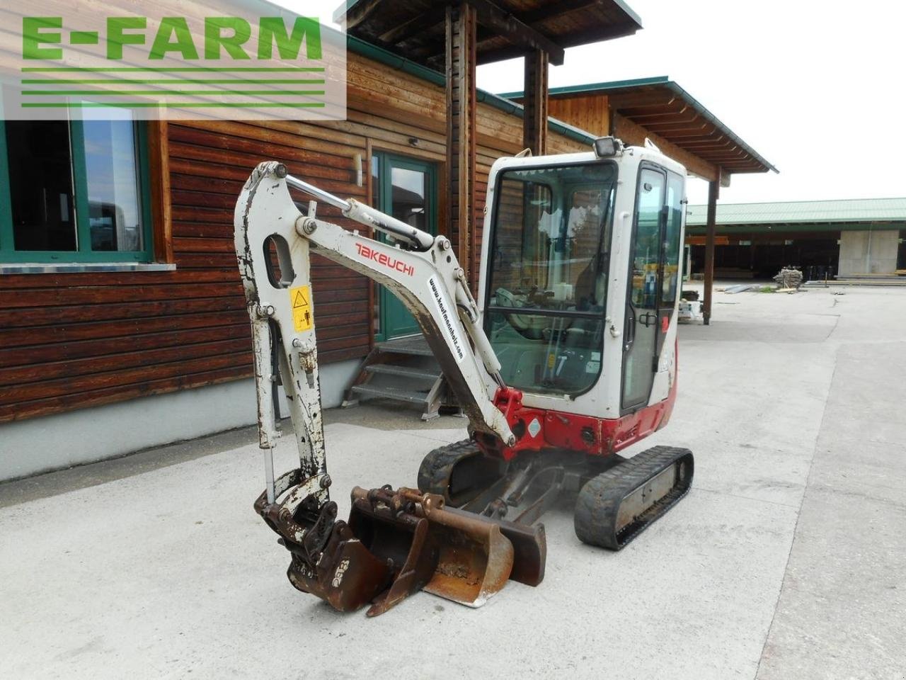 Bagger del tipo Takeuchi tb 216 ( 1.865kg ) 3 löffel + verstellfahrwerk, Gebrauchtmaschine In ST. NIKOLAI/DR. (Immagine 2)