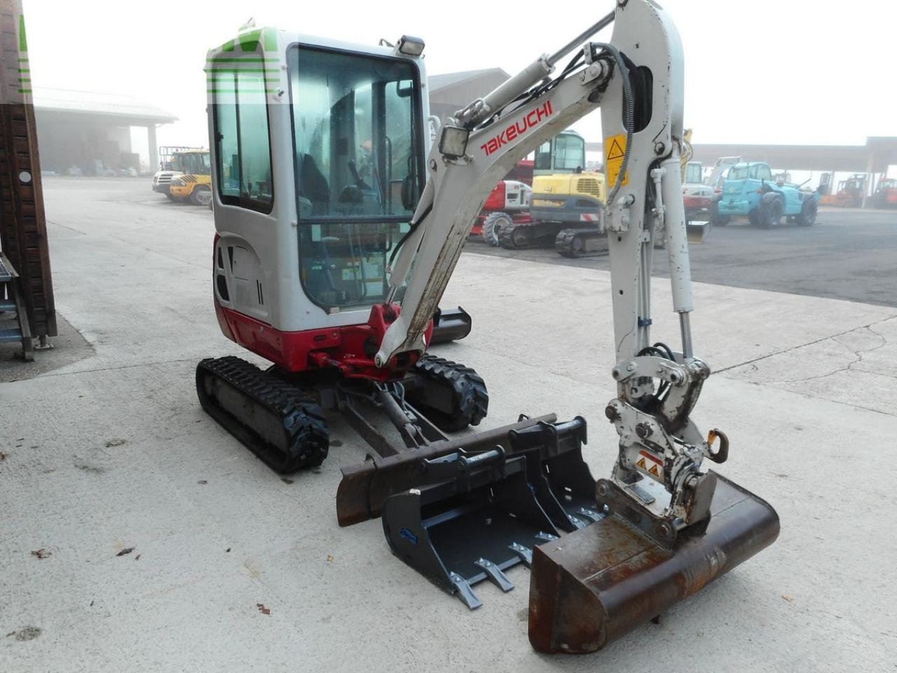 Bagger del tipo Takeuchi tb 216 ( 1.865kg ) mit powertilt u. hydr. sw u., Gebrauchtmaschine In ST. NIKOLAI/DR. (Immagine 5)