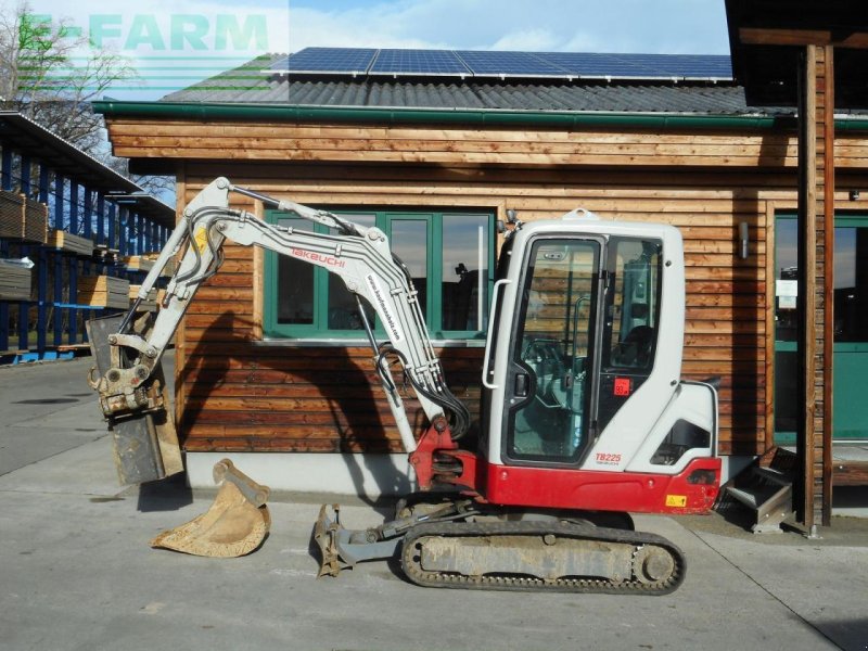 Bagger tipa Takeuchi tb 225 ( 2.400kg ) verstellfahrwerk u. powertilt, Gebrauchtmaschine u ST. NIKOLAI/DR.