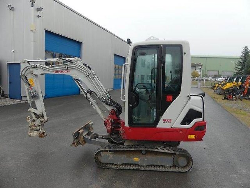 Bagger tip Takeuchi TB 225 A V3, Gebrauchtmaschine in Altenstadt (Poză 5)