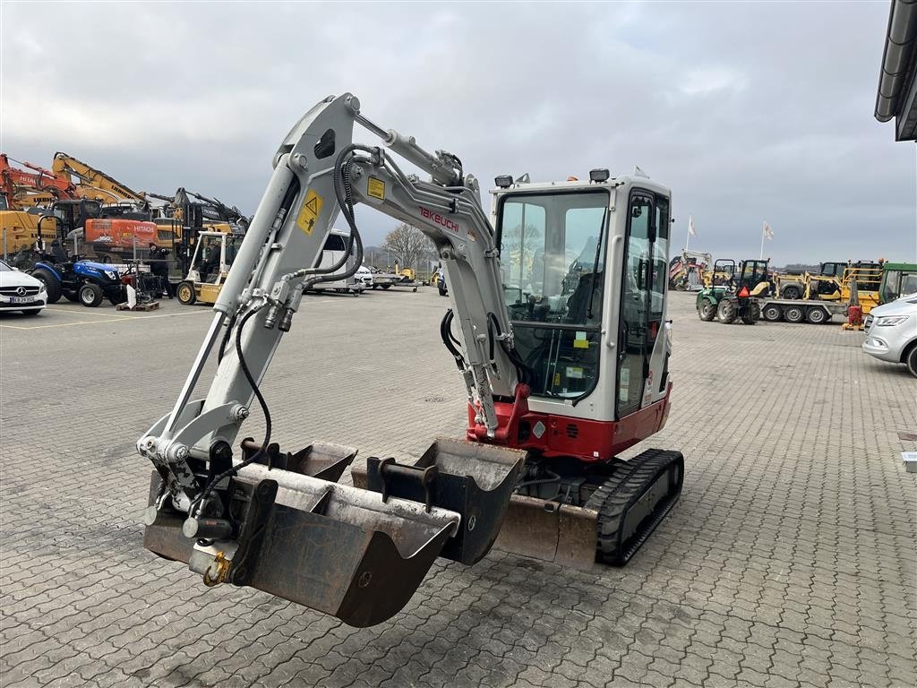 Bagger от тип Takeuchi TB 225 Tiltman med hydraulisk s40, Gebrauchtmaschine в Rønnede (Снимка 5)