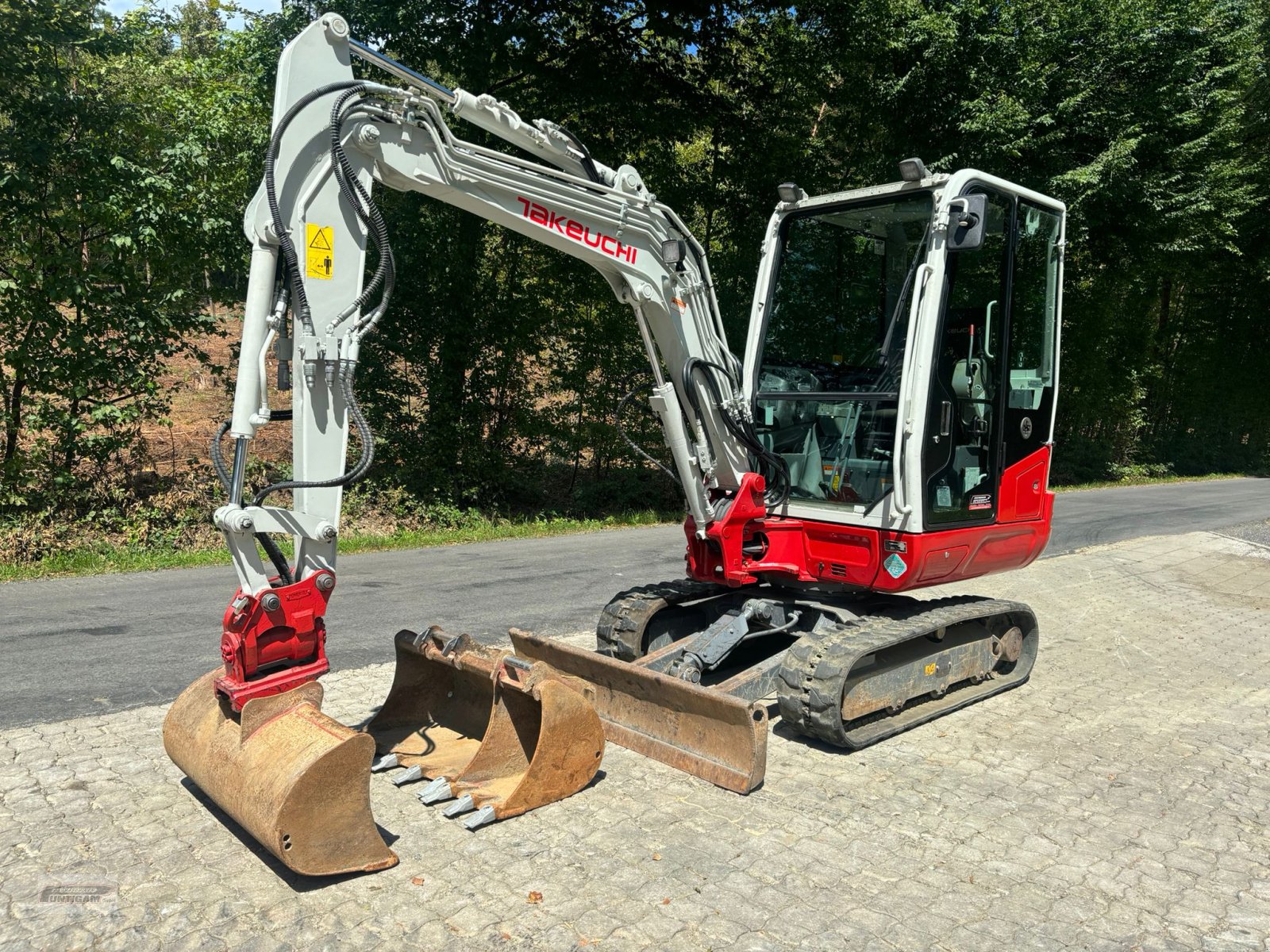 Bagger des Typs Takeuchi TB 230, Gebrauchtmaschine in Deutsch - Goritz (Bild 3)