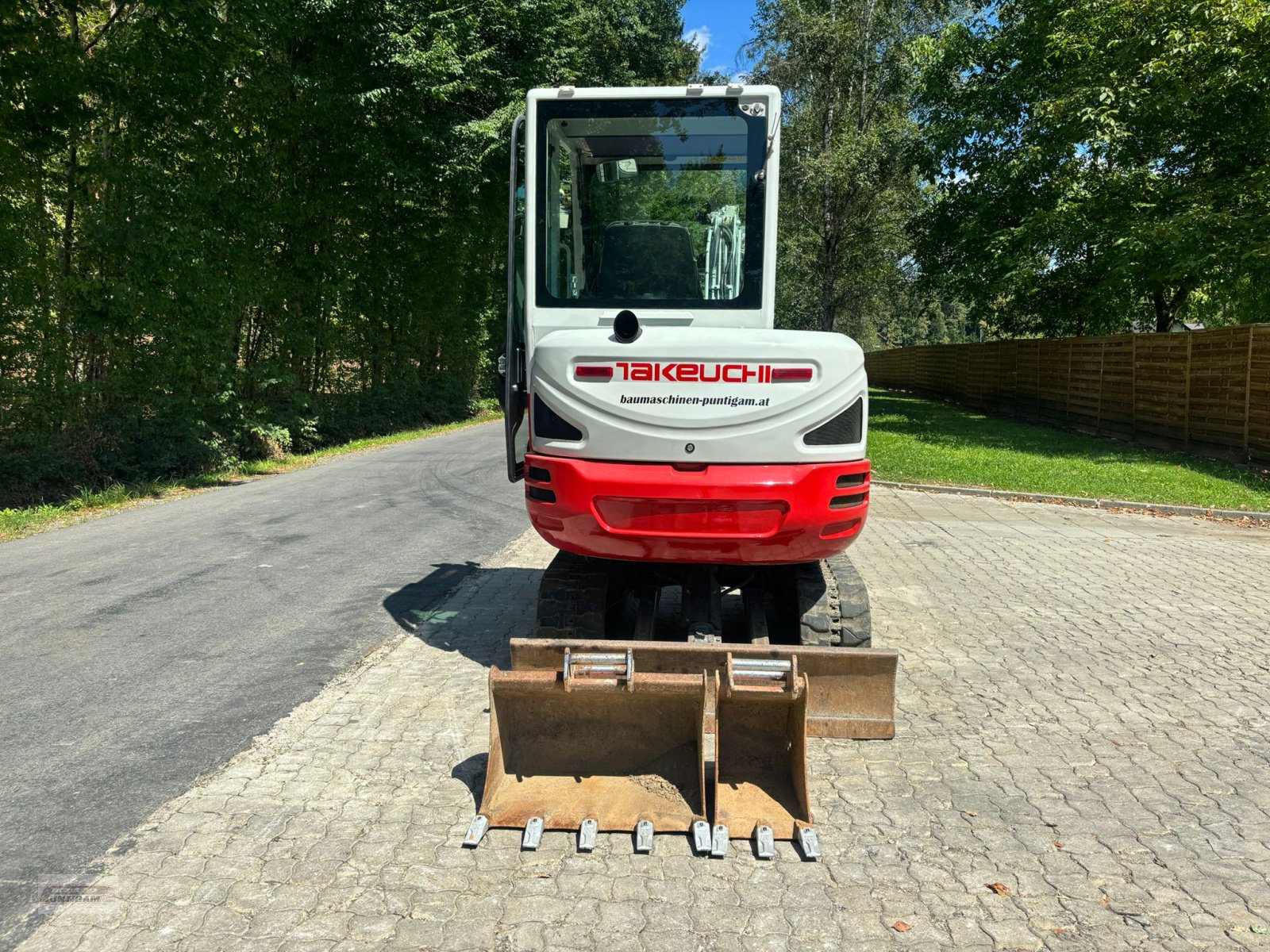 Bagger du type Takeuchi TB 230, Gebrauchtmaschine en Deutsch - Goritz (Photo 8)