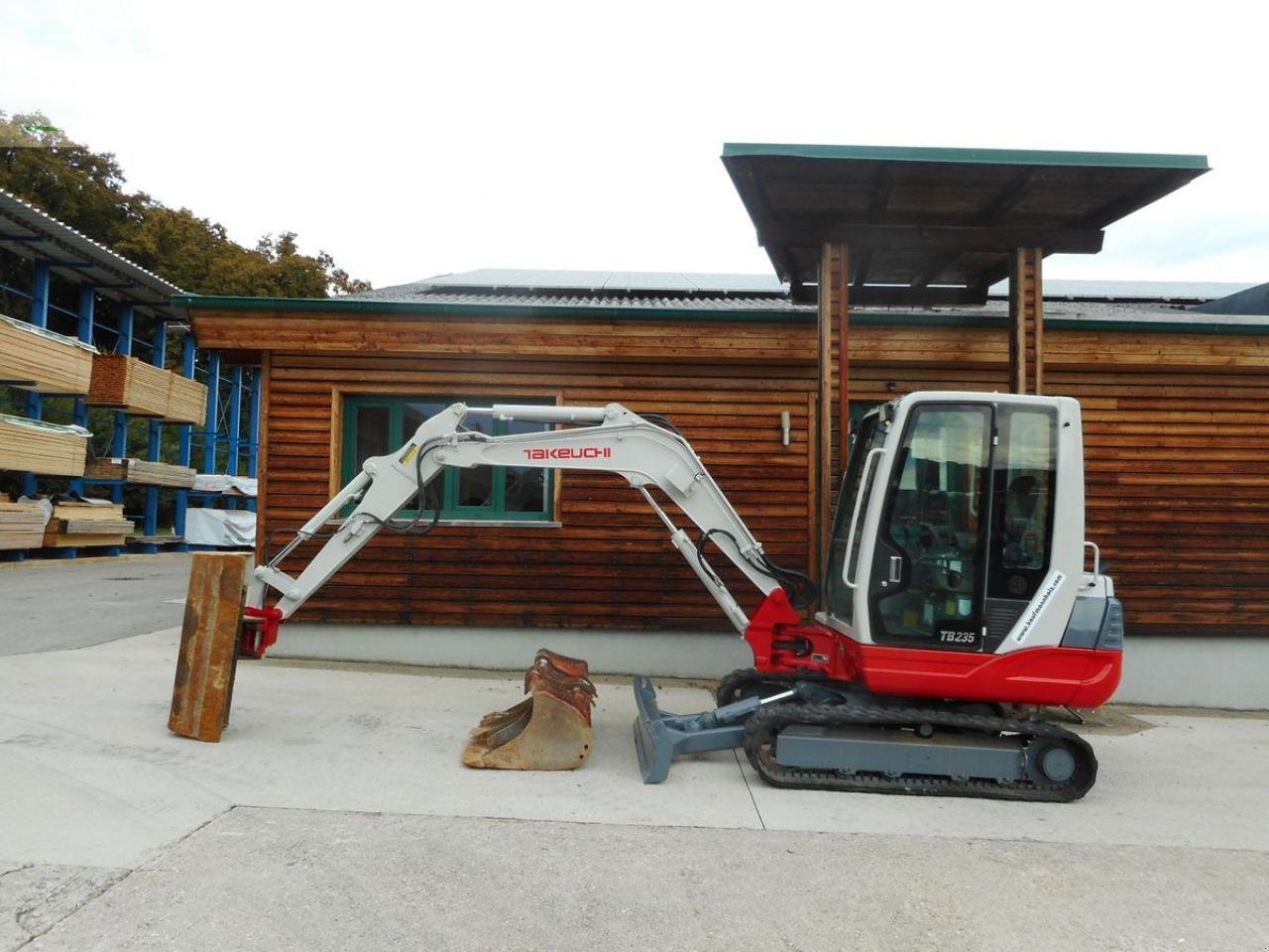 Bagger typu Takeuchi tb 235 ( 3.530kg ) mit powerilt u. 4 löffel, Gebrauchtmaschine v ST. NIKOLAI/DR. (Obrázok 1)