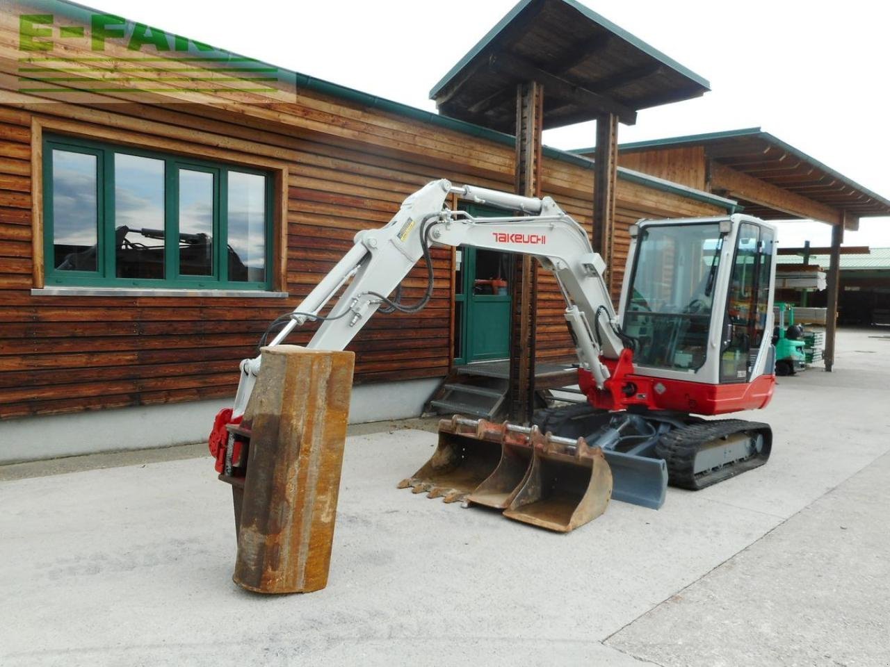 Bagger типа Takeuchi tb 235 ( 3.530kg ) mit powerilt u. 4 löffel, Gebrauchtmaschine в ST. NIKOLAI/DR. (Фотография 2)