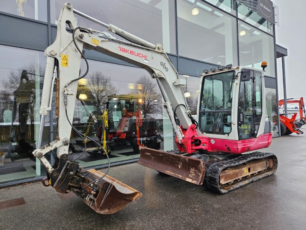 Bagger du type Takeuchi TB 250, Gebrauchtmaschine en Fårevejle (Photo 4)