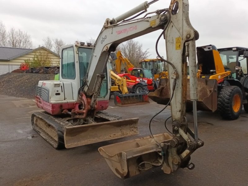 Bagger tip Takeuchi TB 250, Gebrauchtmaschine in Fårevejle (Poză 1)