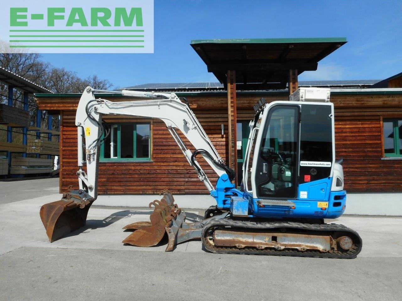 Bagger of the type Takeuchi tb 260 ( 5.735kg ) hydr. sw + 3 löffel, Gebrauchtmaschine in ST. NIKOLAI/DR. (Picture 1)