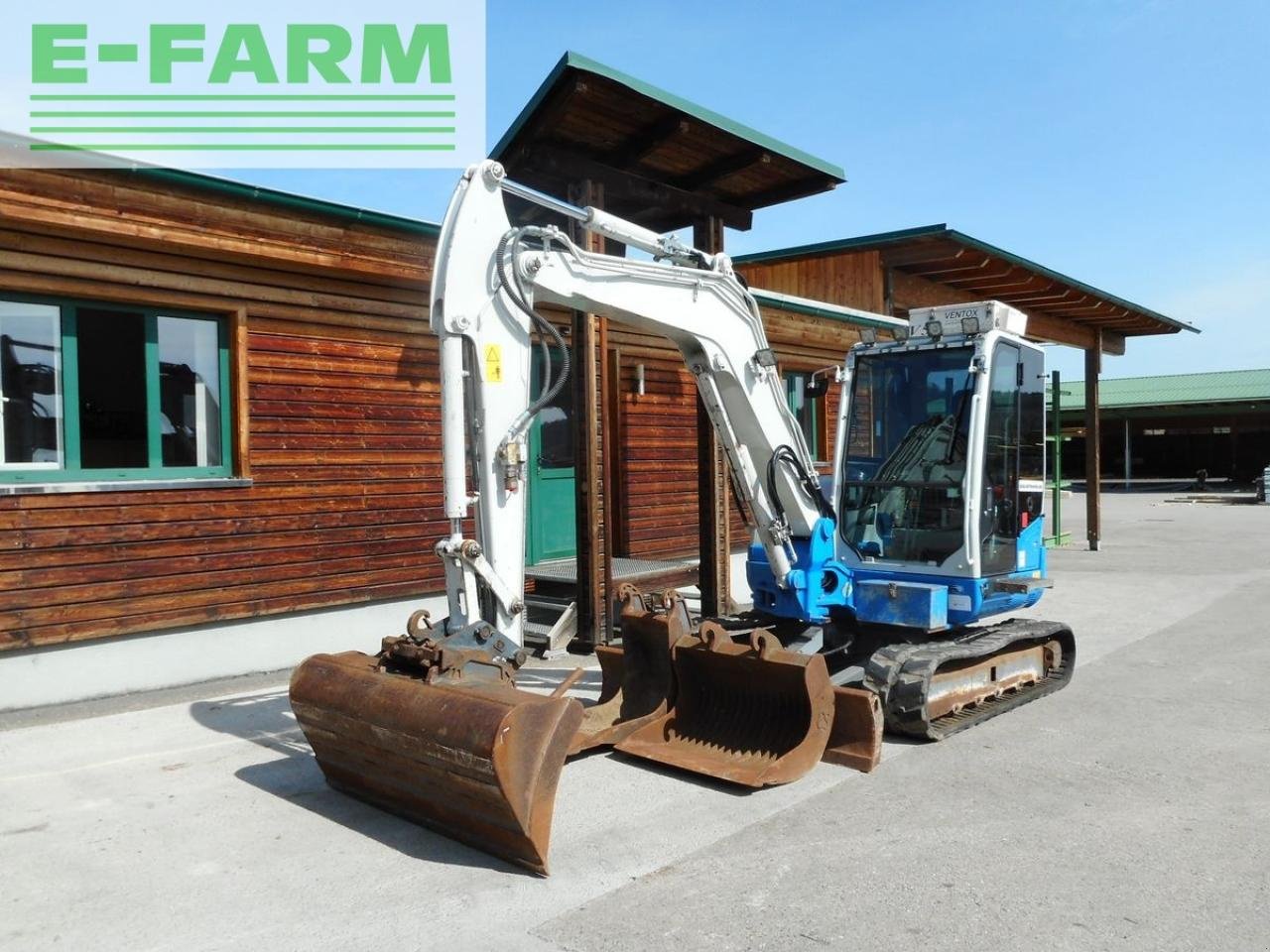 Bagger of the type Takeuchi tb 260 ( 5.735kg ) hydr. sw + 3 löffel, Gebrauchtmaschine in ST. NIKOLAI/DR. (Picture 2)