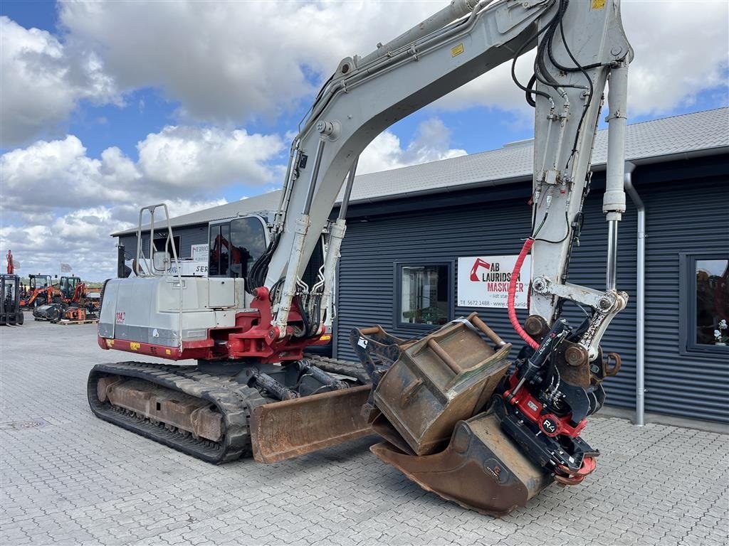 Bagger des Typs Takeuchi TB1140 Nyere Rototilt med klo 3skovle og pallegafler, Gebrauchtmaschine in Rønnede (Bild 2)