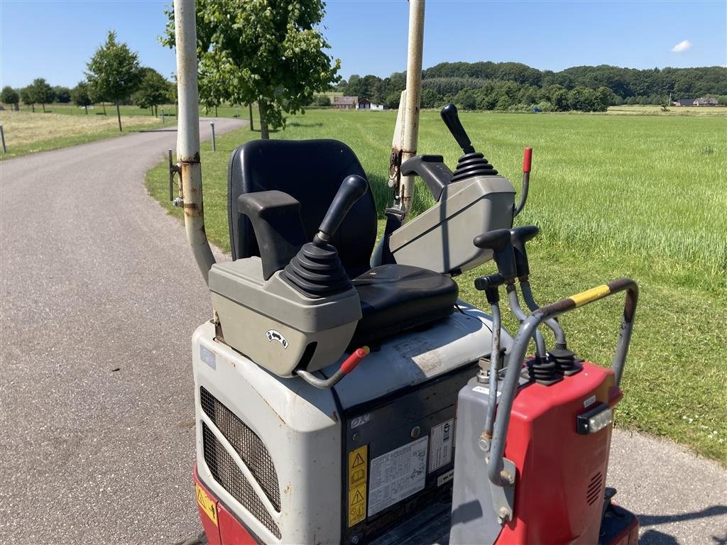 Bagger des Typs Takeuchi TB210R, Gebrauchtmaschine in Horsens (Bild 4)