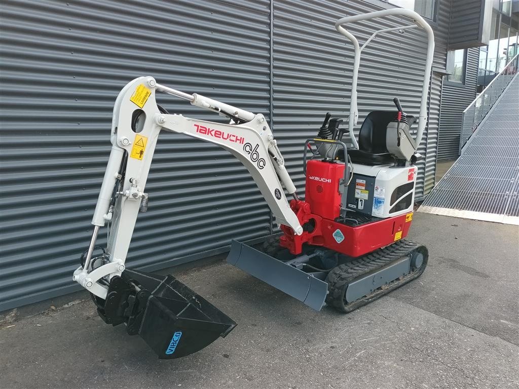 Bagger van het type Takeuchi TB210R, Gebrauchtmaschine in Fårevejle (Foto 4)