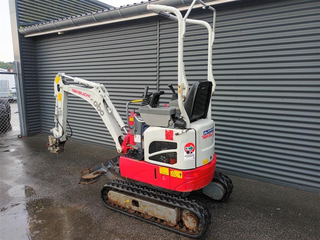 Bagger des Typs Takeuchi TB210R, Gebrauchtmaschine in Fårevejle (Bild 5)