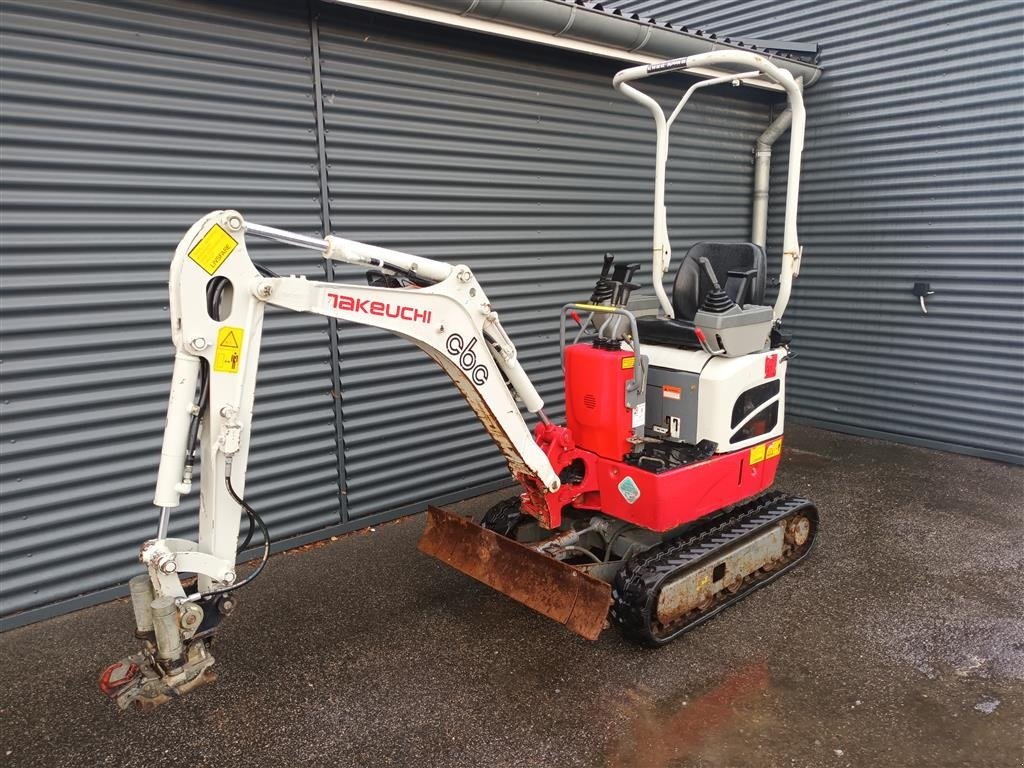 Bagger van het type Takeuchi TB210R, Gebrauchtmaschine in Fårevejle (Foto 4)