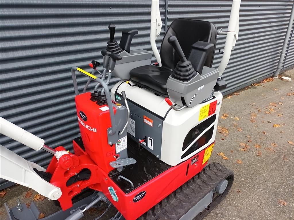 Bagger van het type Takeuchi TB210R, Gebrauchtmaschine in Fårevejle (Foto 8)