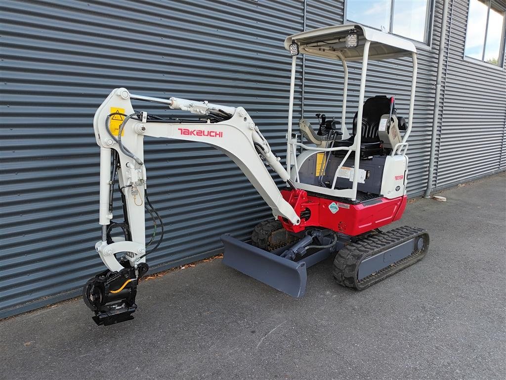 Bagger du type Takeuchi tb215r, Gebrauchtmaschine en Fårevejle (Photo 4)