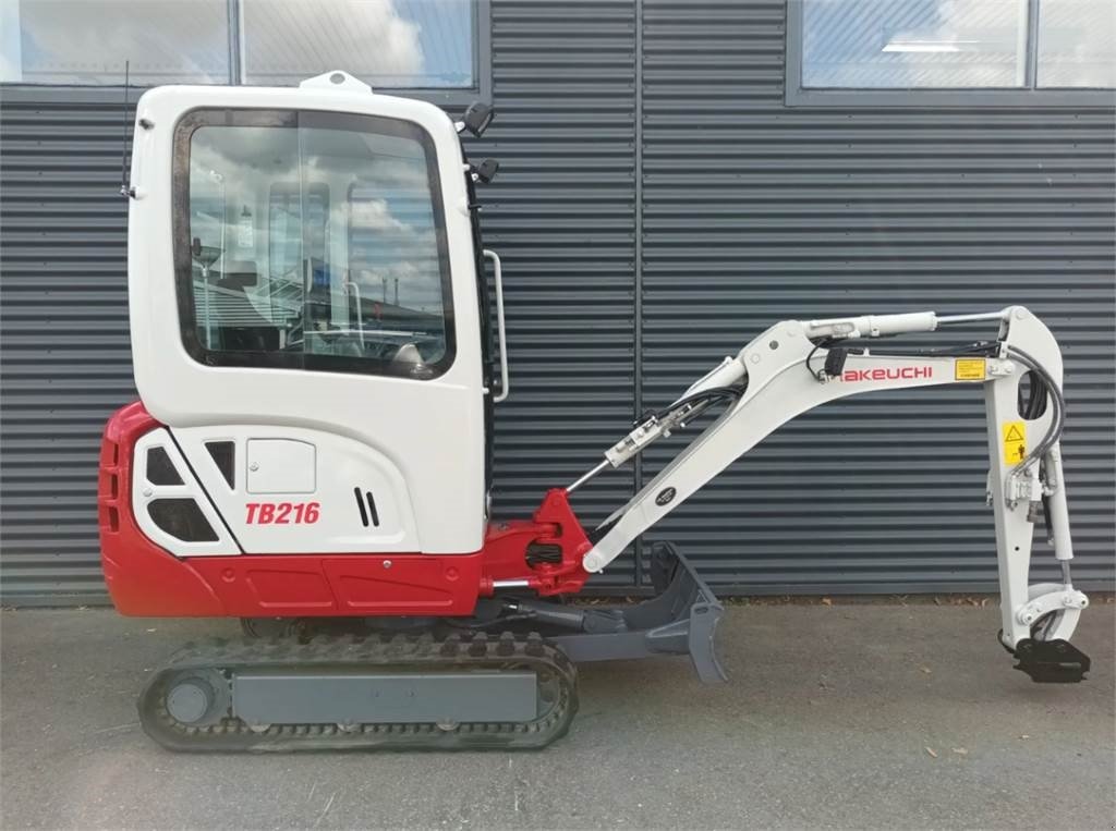 Bagger типа Takeuchi tb216, Gebrauchtmaschine в Fårevejle (Фотография 2)