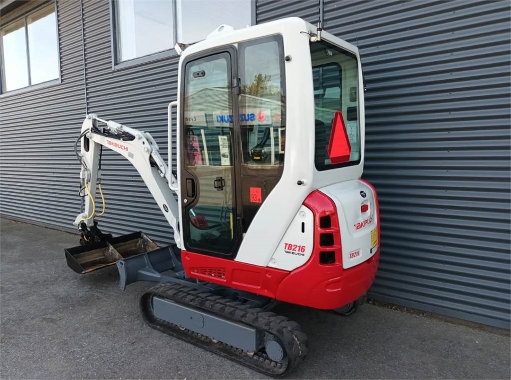 Bagger du type Takeuchi tb216, Gebrauchtmaschine en Fårevejle (Photo 6)