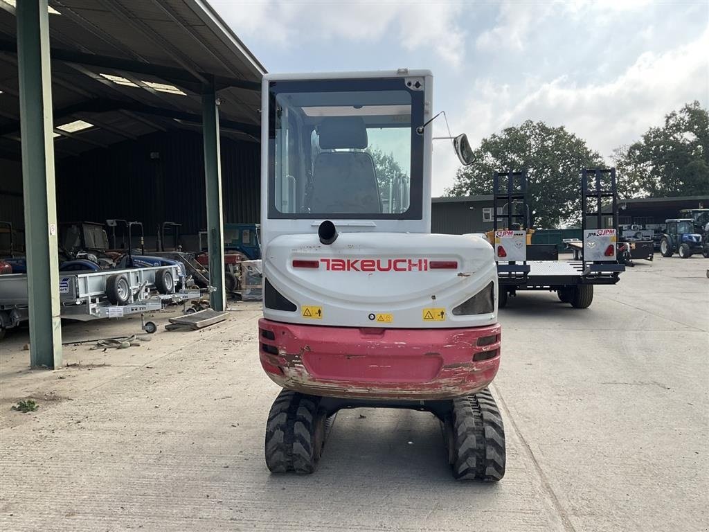 Bagger a típus Takeuchi TB230 Kun 1330 timer. To skovle. Ring til Ulrik på 40255544. Jeg snakker Jysk, tysk og engelsk., Gebrauchtmaschine ekkor: Kolding (Kép 2)