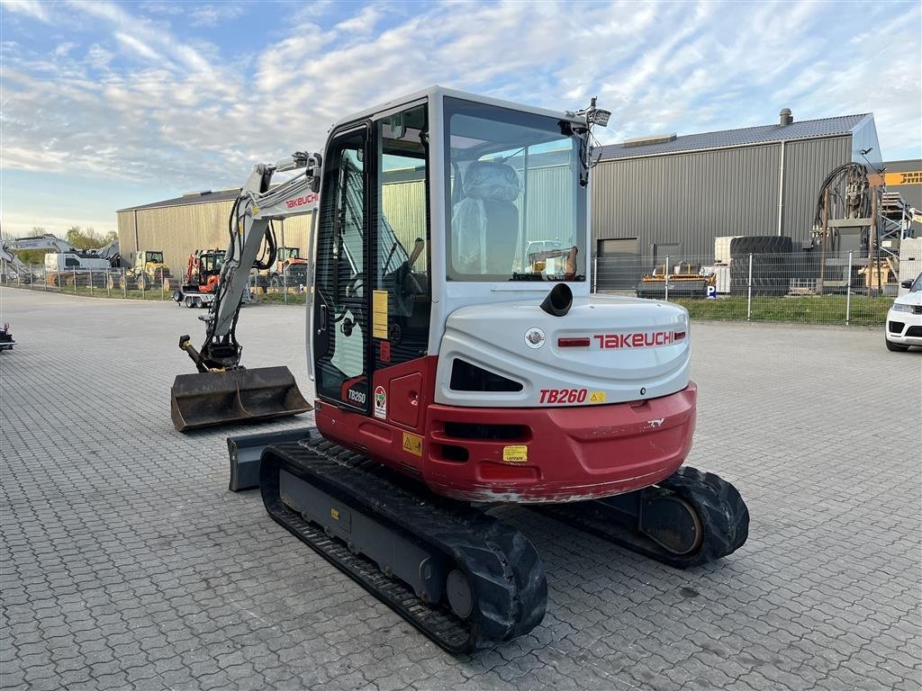 Bagger del tipo Takeuchi TB260 Aftagelige Engcon rotortilt og centralsmørring., Gebrauchtmaschine en Rønnede (Imagen 8)