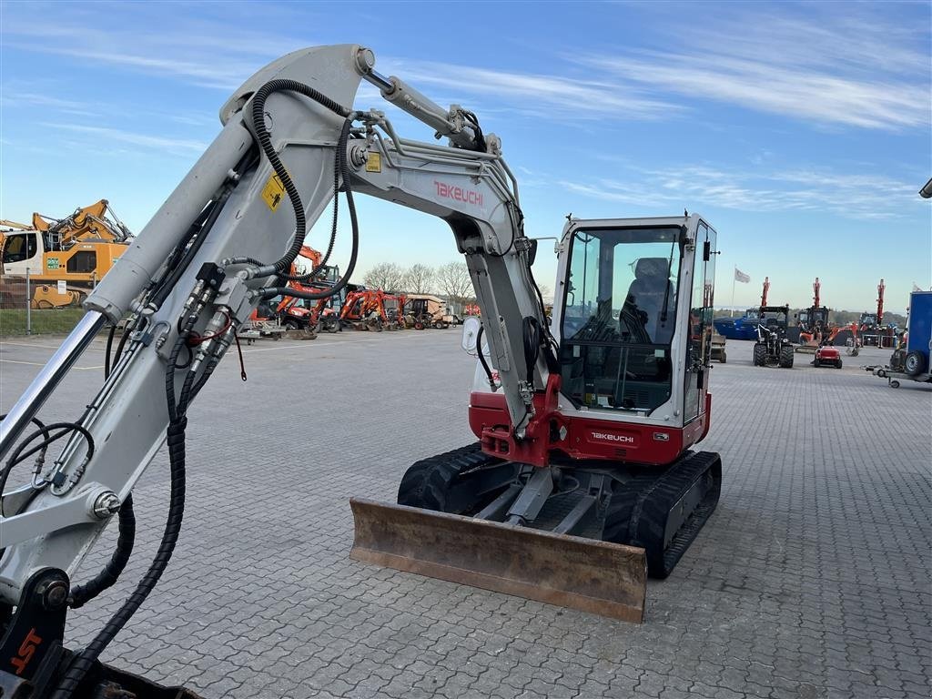 Bagger del tipo Takeuchi TB260 Aftagelige Engcon rotortilt og centralsmørring., Gebrauchtmaschine In Rønnede (Immagine 4)