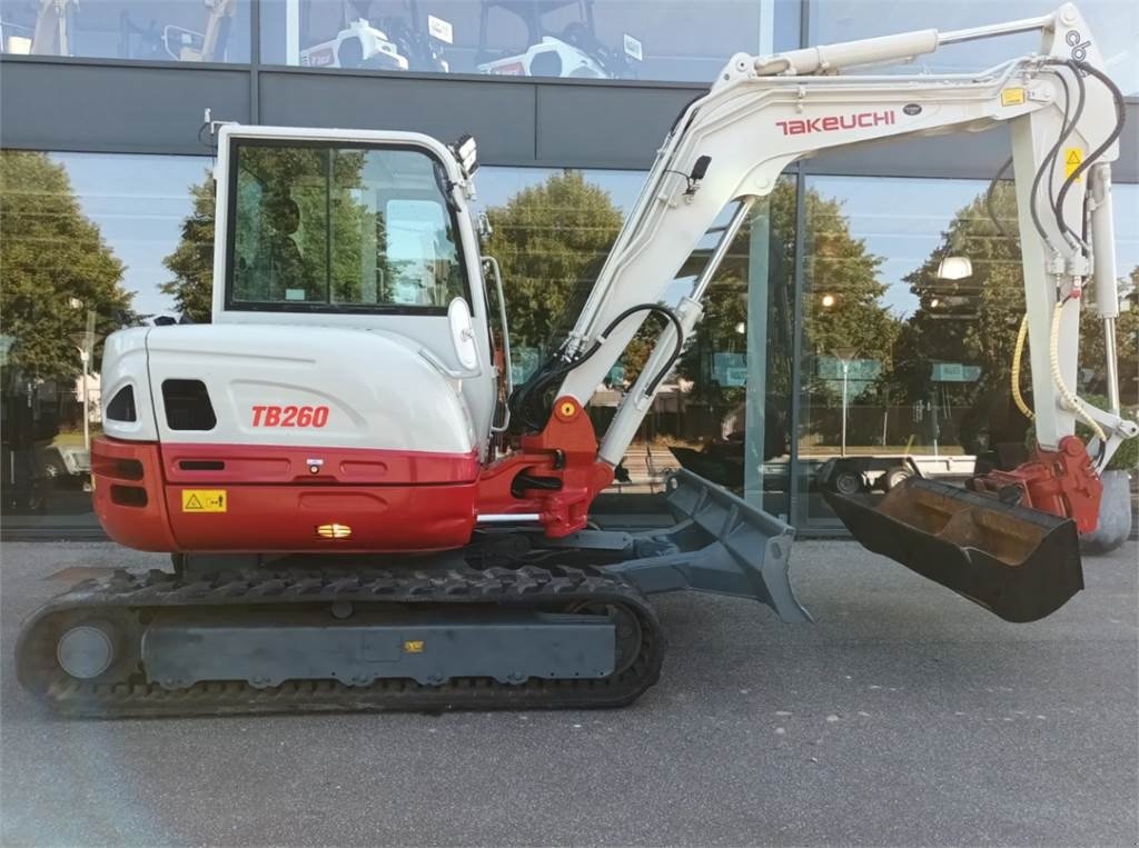 Bagger tip Takeuchi tb260, Gebrauchtmaschine in Fårevejle (Poză 2)