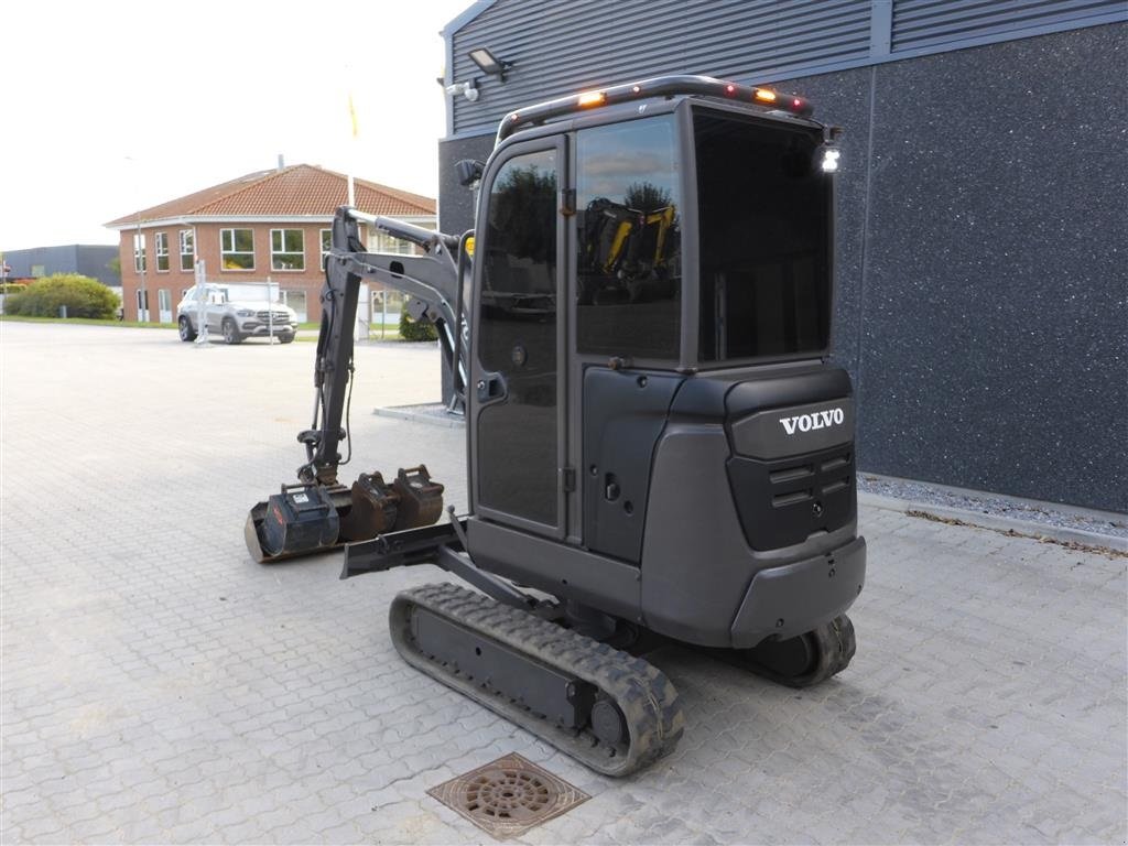 Bagger des Typs Volvo EC20D sort mittx bøjle tiltman, Gebrauchtmaschine in Nørresundby (Bild 6)