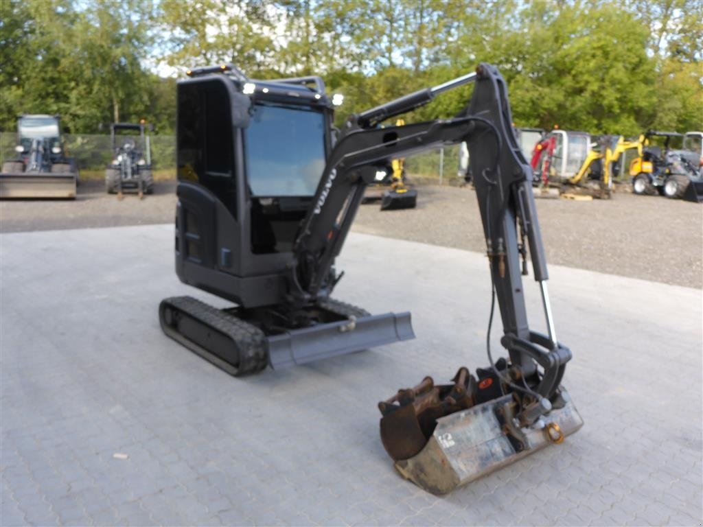 Bagger des Typs Volvo EC20D sort mittx bøjle tiltman, Gebrauchtmaschine in Nørresundby (Bild 3)