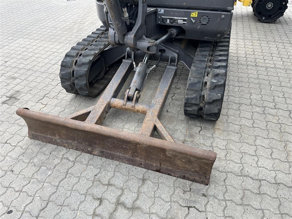 Bagger van het type Volvo EC27C Hydraulisk s40 og kipbar planerskovl, Gebrauchtmaschine in Rønnede (Foto 7)