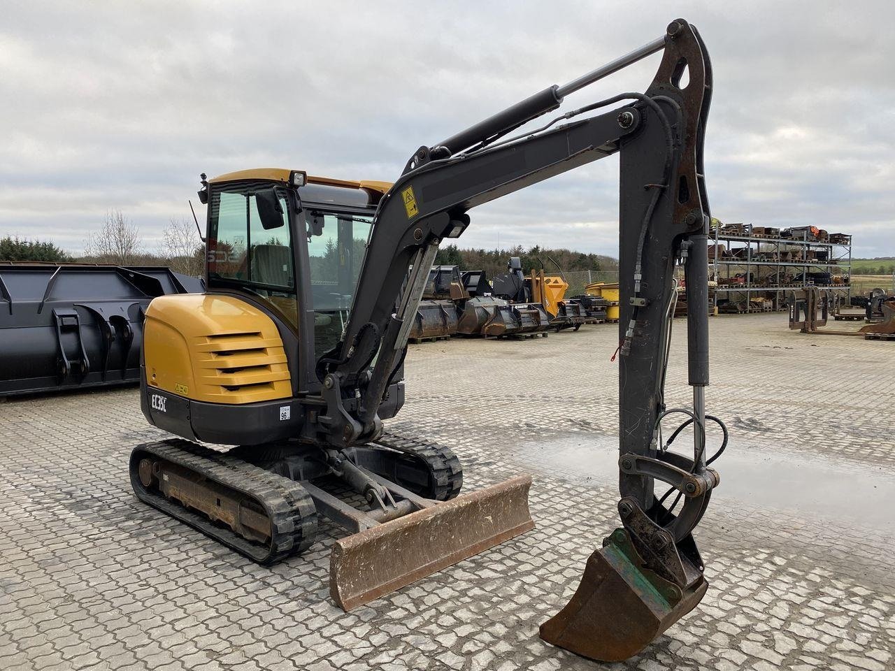 Bagger del tipo Volvo EC35C, Gebrauchtmaschine In Skive (Immagine 5)