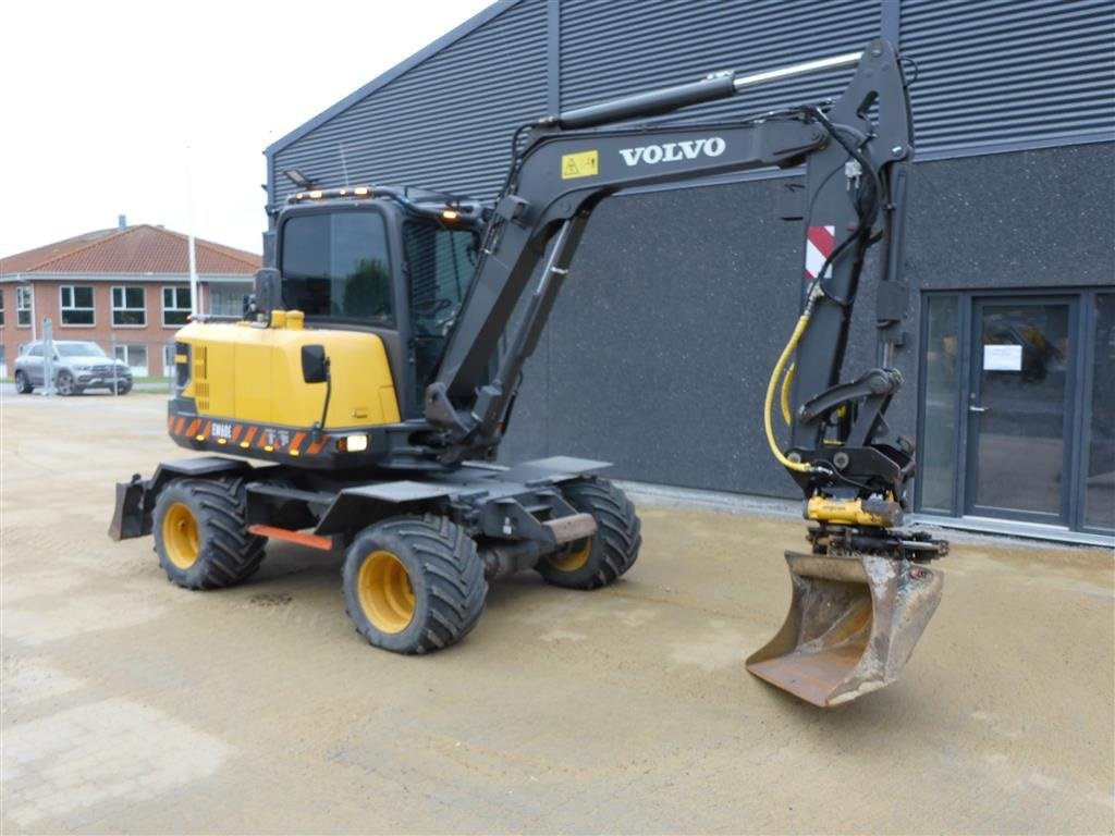 Bagger del tipo Volvo EW60E engon rotortilt med  dc2 styrring og gribeklo, Gebrauchtmaschine en Nørresundby (Imagen 1)