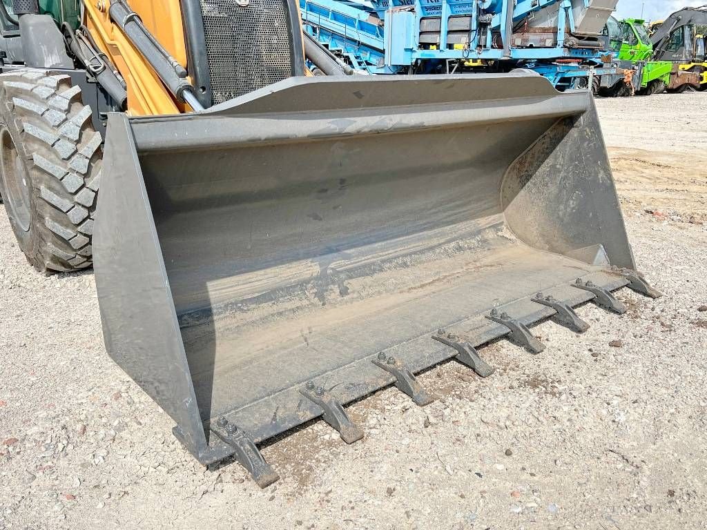 Baggerlader del tipo Case 851FX Plus 4WD - New / Unused / Telescopic, Gebrauchtmaschine en Veldhoven (Imagen 11)