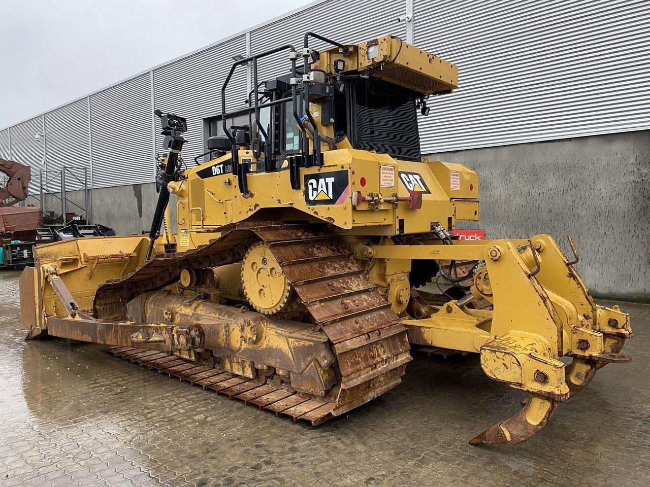 Baggerlader tipa Caterpillar D6T, Gebrauchtmaschine u Skive (Slika 2)