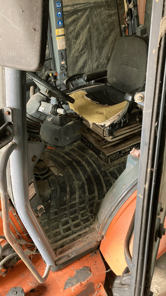 Baggerlader tip Fiat Hitachi FB 110, Gebrauchtmaschine in CINTHEAUX (Poză 2)